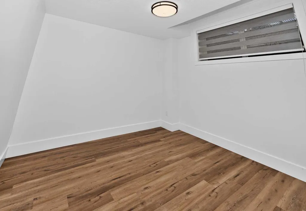 219 18 Avenue NE Calgary AB T2E 1N3