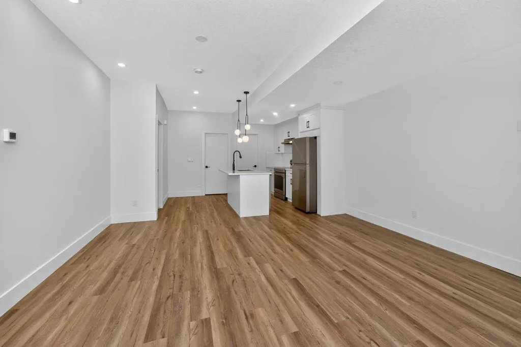 219 18 Avenue NE Calgary AB T2E 1N3
