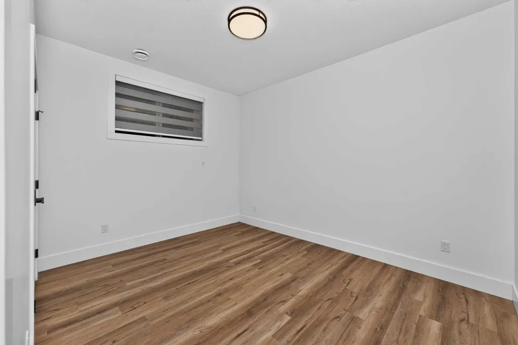 219 18 Avenue NE Calgary AB T2E 1N3