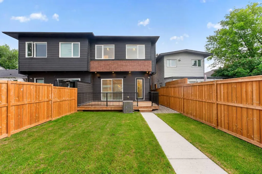 219 18 Avenue NE Calgary AB T2E 1N3