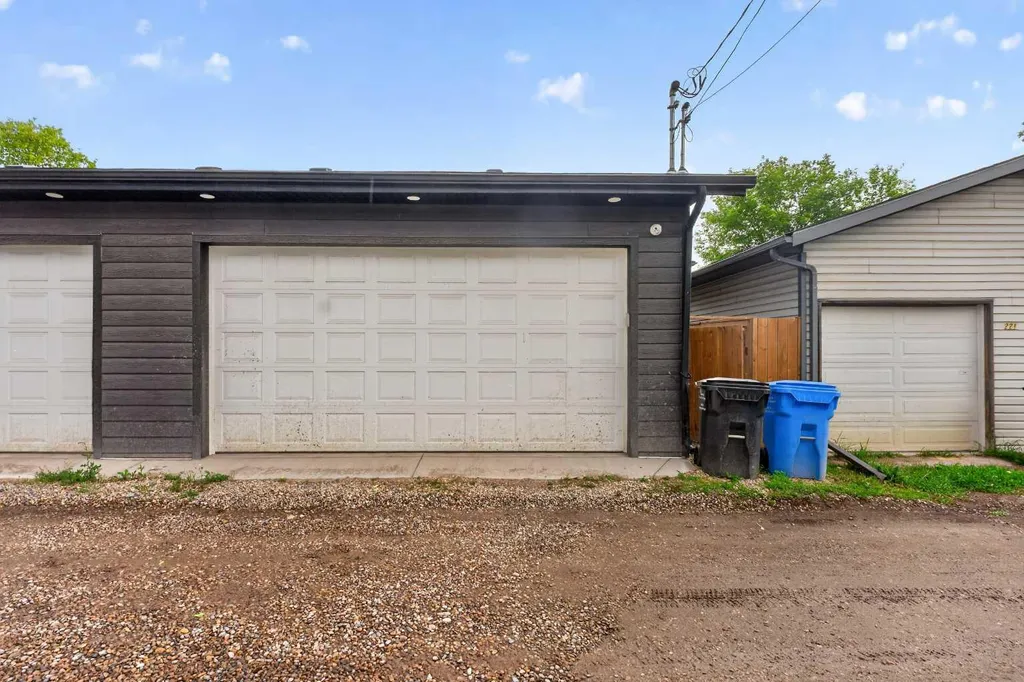 219 18 Avenue NE Calgary AB T2E 1N3