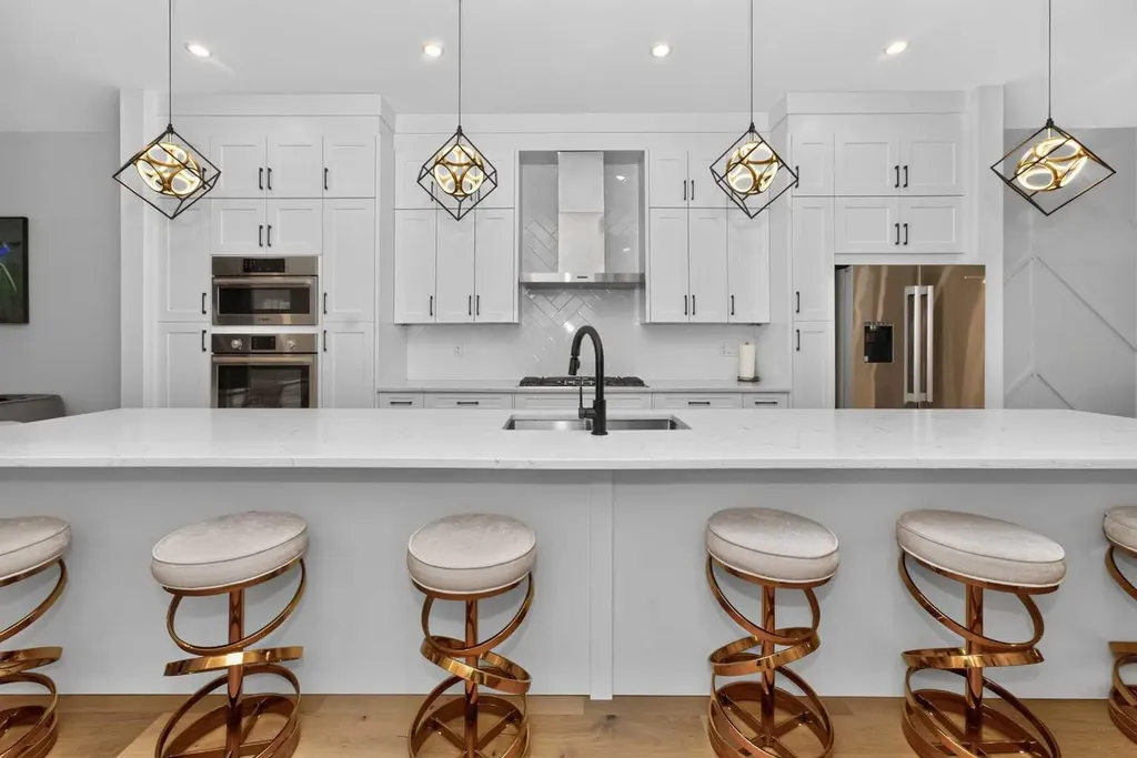 219 18 Avenue NE Calgary AB T2E 1N3