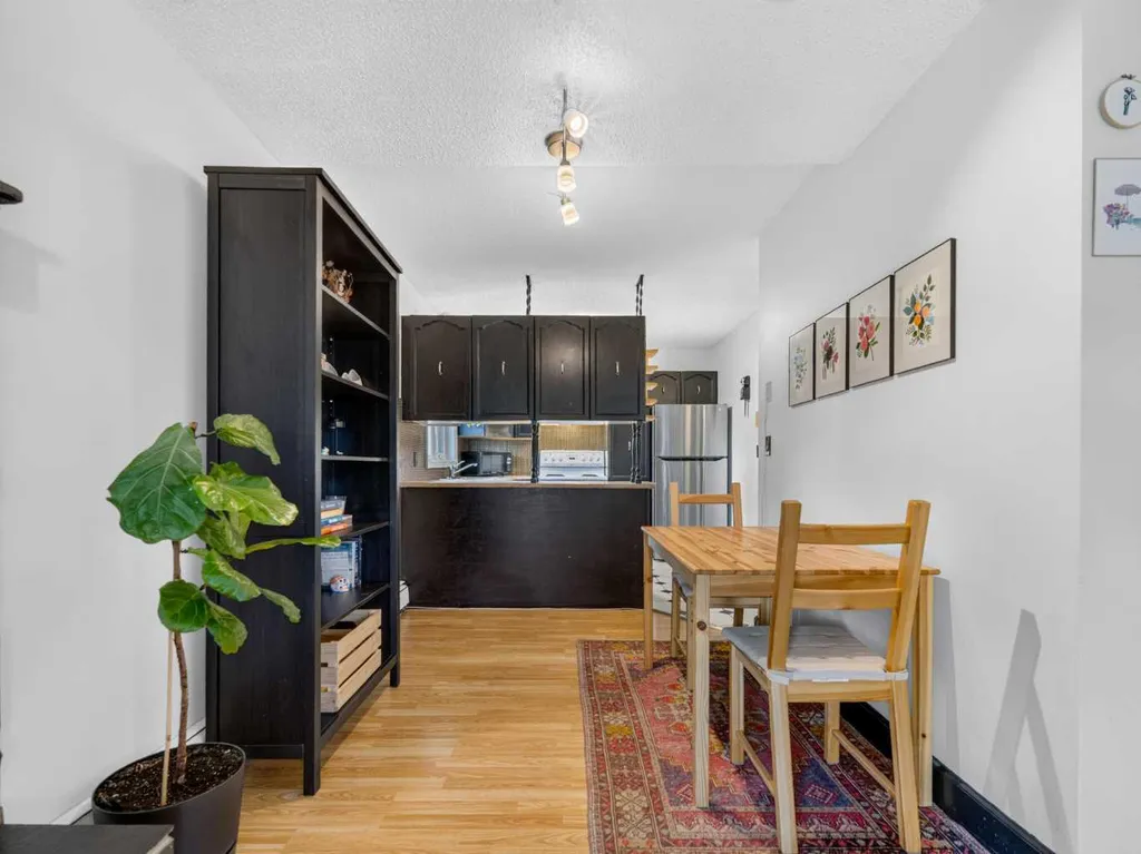 402 4 Avenue NE Calgary AB T2E0J5