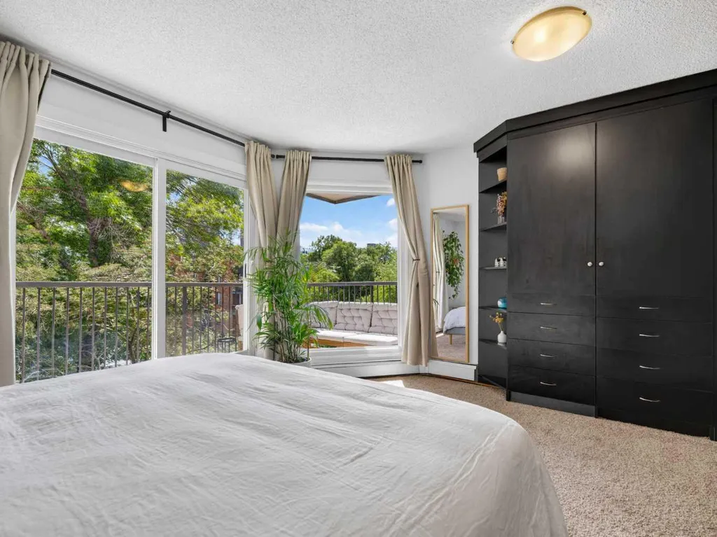 402 4 Avenue NE Calgary AB T2E0J5