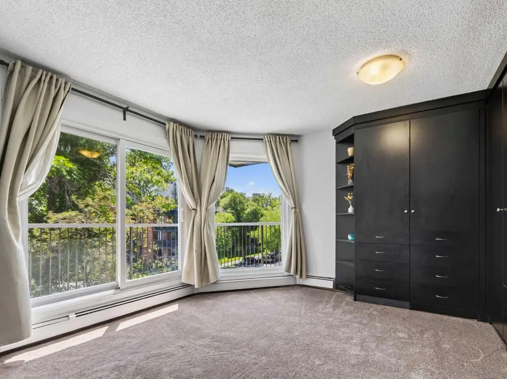402 4 Avenue NE Calgary AB T2E0J5