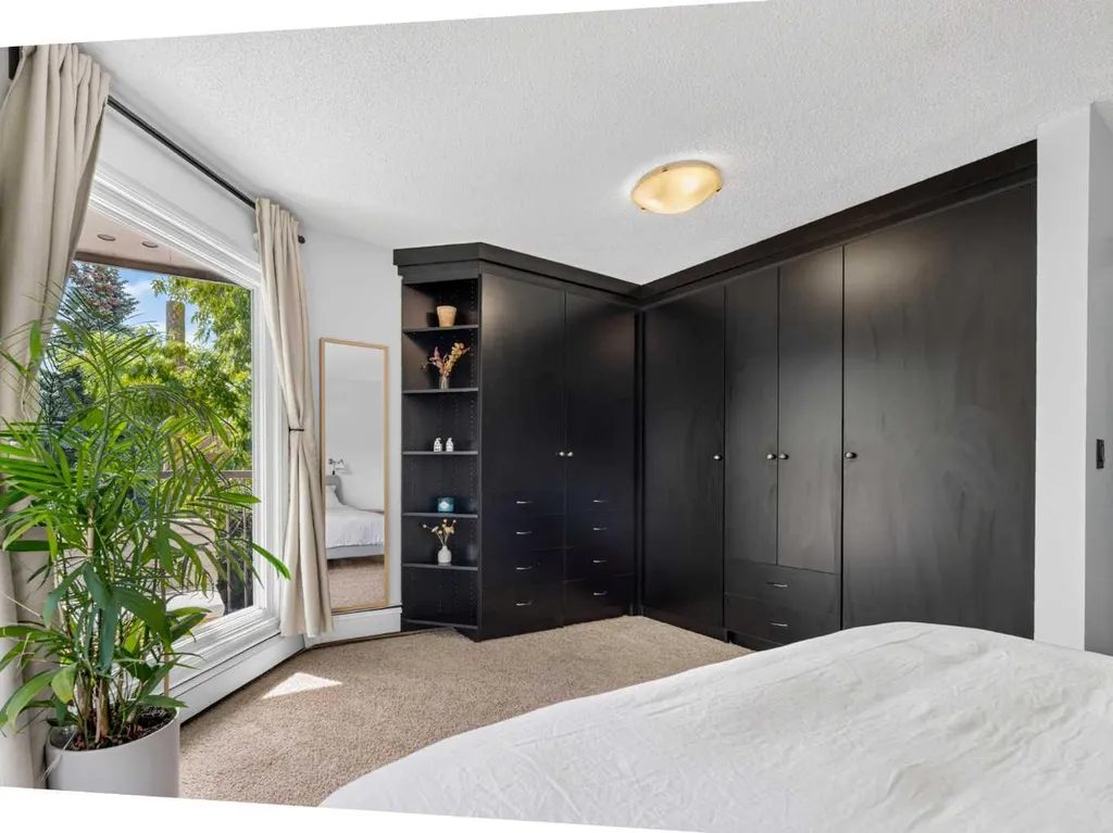 402 4 Avenue NE Calgary AB T2E0J5