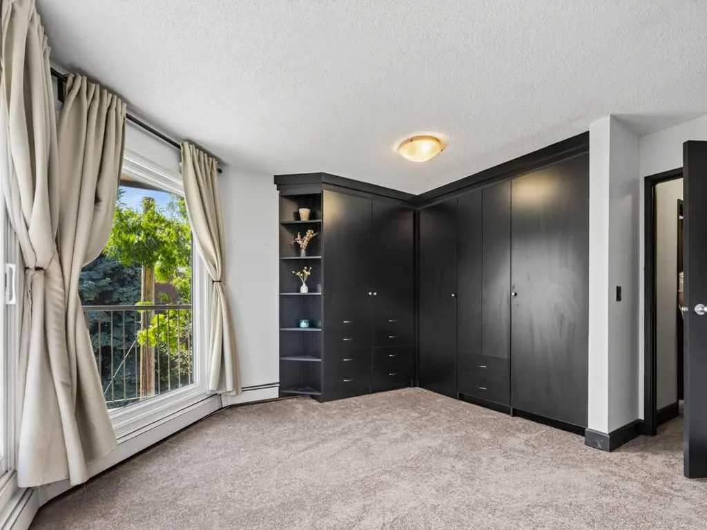 402 4 Avenue NE Calgary AB T2E0J5