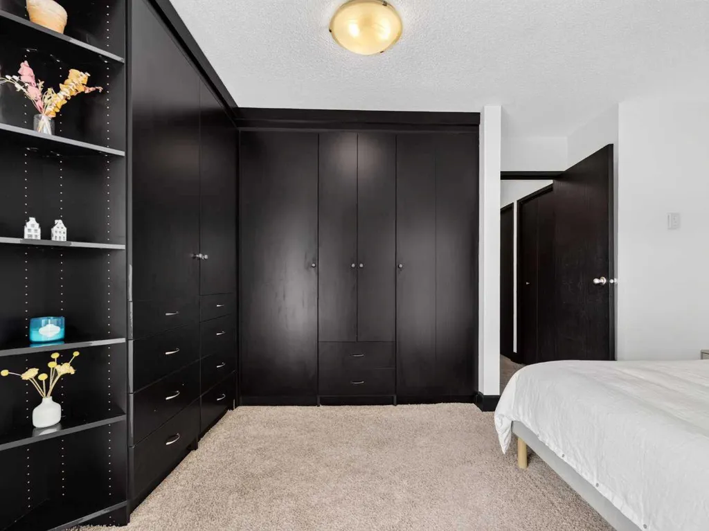402 4 Avenue NE Calgary AB T2E0J5