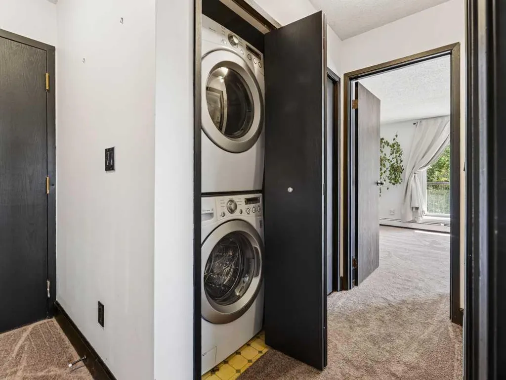 402 4 Avenue NE Calgary AB T2E0J5