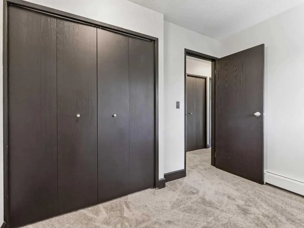 402 4 Avenue NE Calgary AB T2E0J5