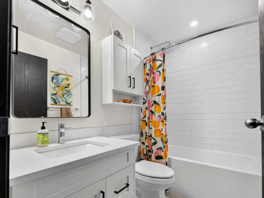 402 4 Avenue NE Calgary AB T2E0J5
