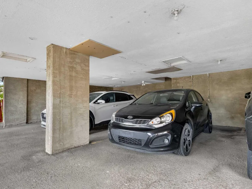 402 4 Avenue NE Calgary AB T2E0J5