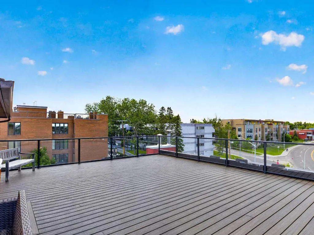 402 4 Avenue NE Calgary AB T2E0J5