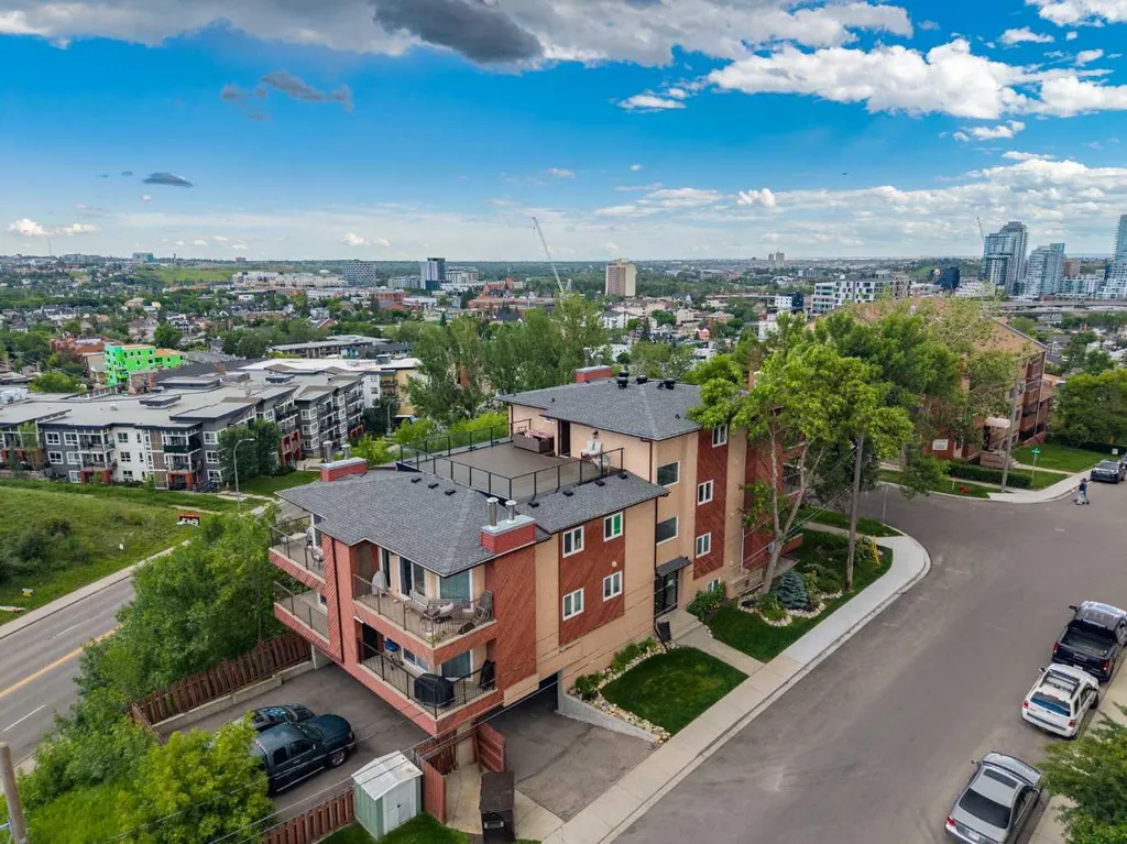 402 4 Avenue NE Calgary AB T2E0J5