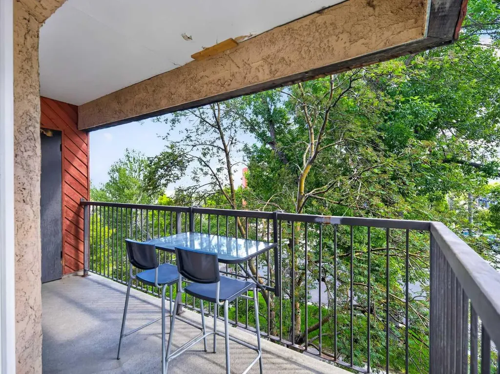 402 4 Avenue NE Calgary AB T2E0J5
