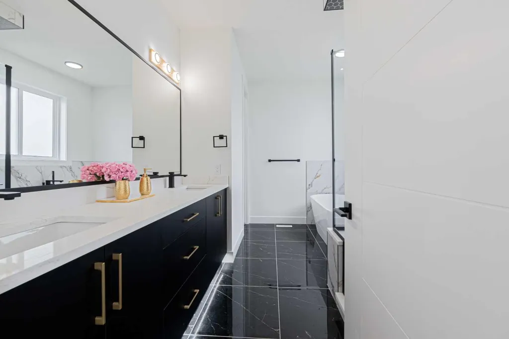 137 Saddlecrest Circle NE Calgary AB T3J 0Z2