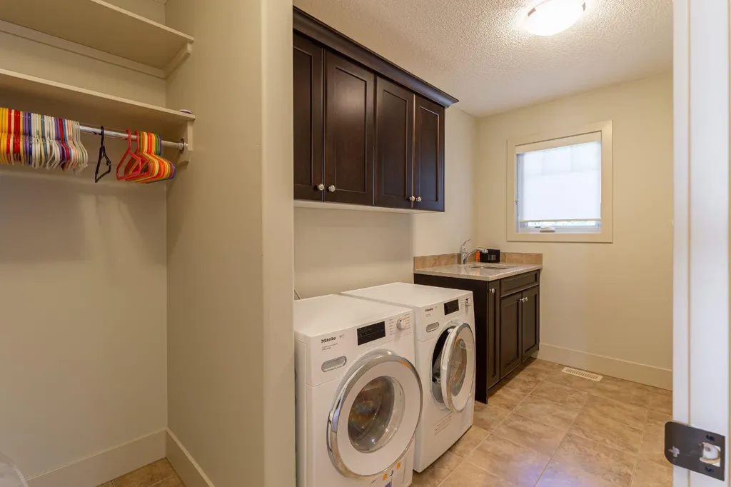 412 Aspen Glen Place SW Calgary AB t3h 0e9