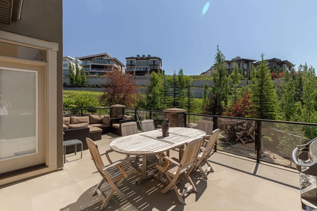 412 Aspen Glen Place SW Calgary AB t3h 0e9