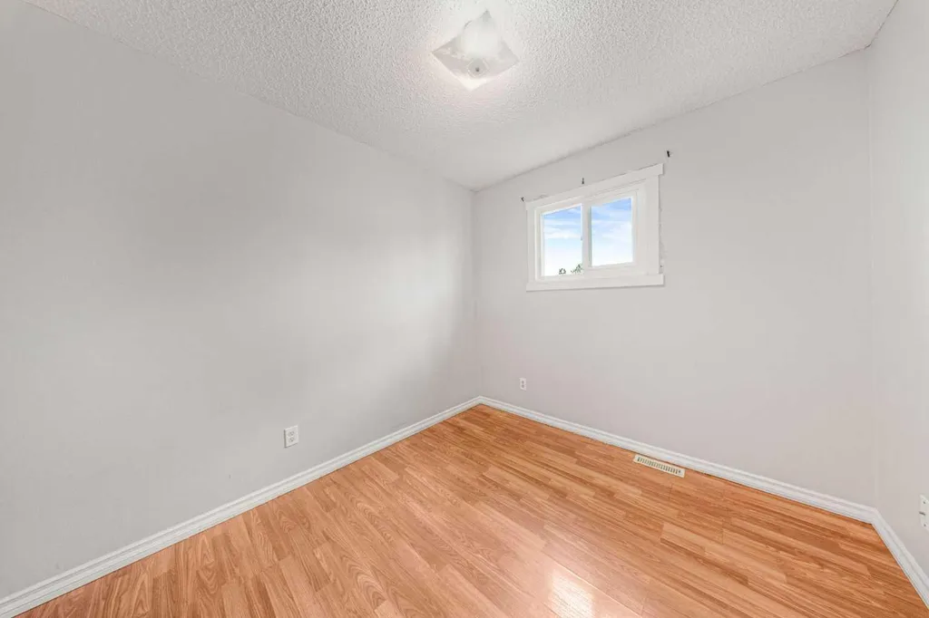 292 Falshire Way NE Calgary AB T3J2B4