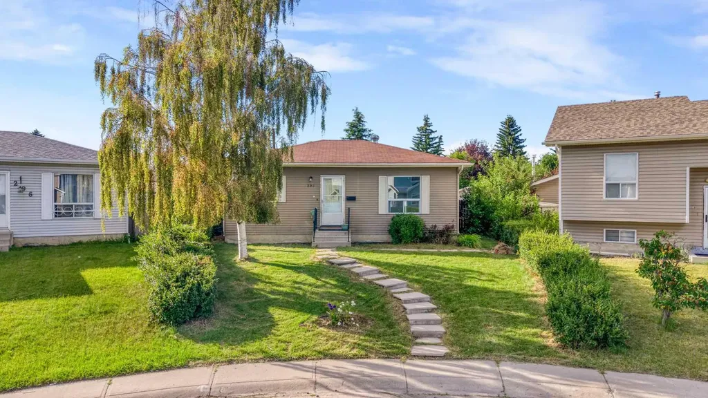 292 Falshire Way NE Calgary AB T3J2B4