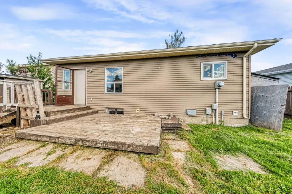 292 Falshire Way NE Calgary AB T3J2B4