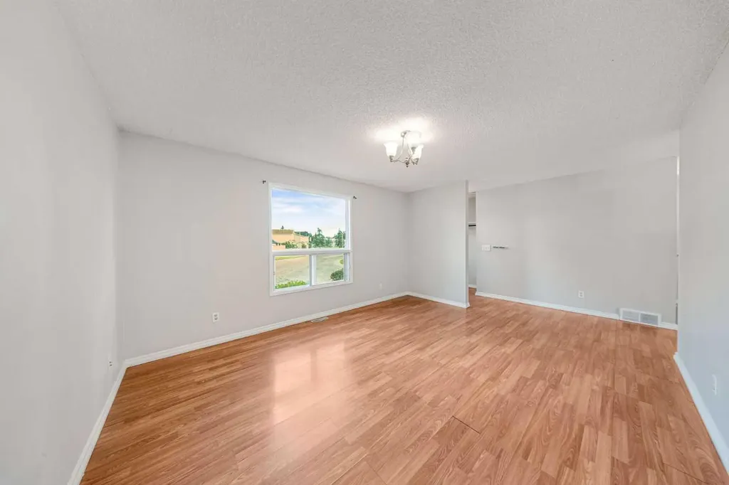 292 Falshire Way NE Calgary AB T3J2B4