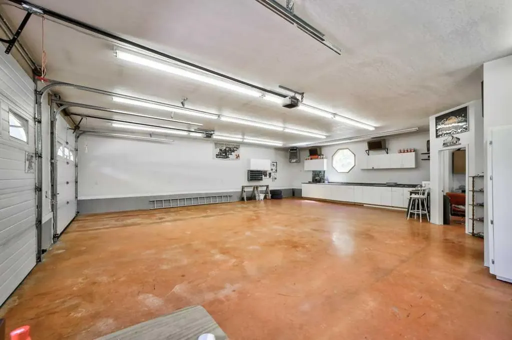20541 25th Avenue Bellevue AB T0K 0C0