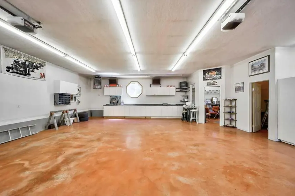 20541 25th Avenue Bellevue AB T0K 0C0