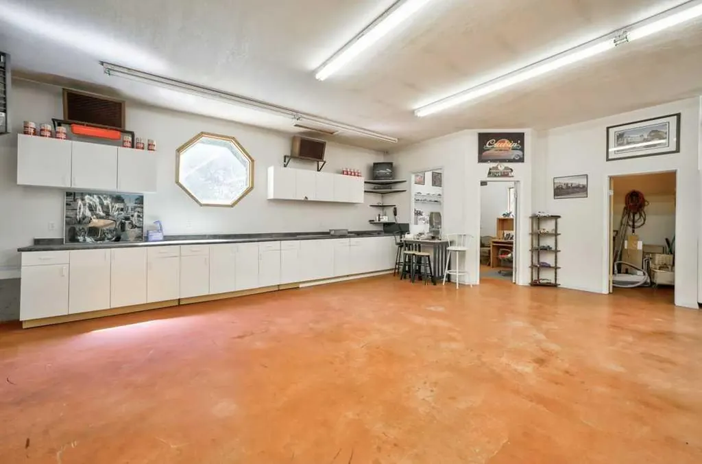 20541 25th Avenue Bellevue AB T0K 0C0