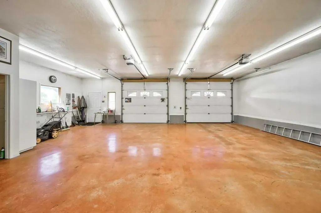 20541 25th Avenue Bellevue AB T0K 0C0