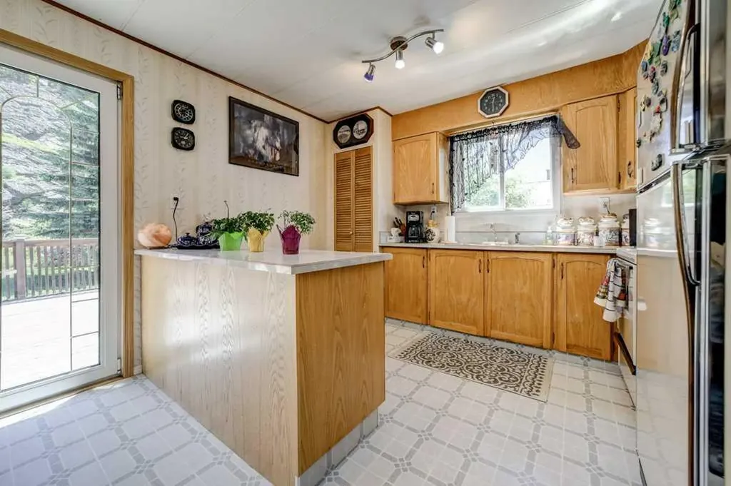 20541 25th Avenue Bellevue AB T0K 0C0