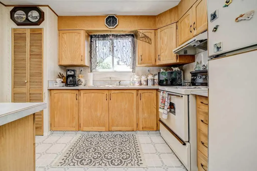 20541 25th Avenue Bellevue AB T0K 0C0