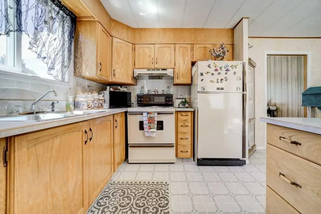 20541 25th Avenue Bellevue AB T0K 0C0