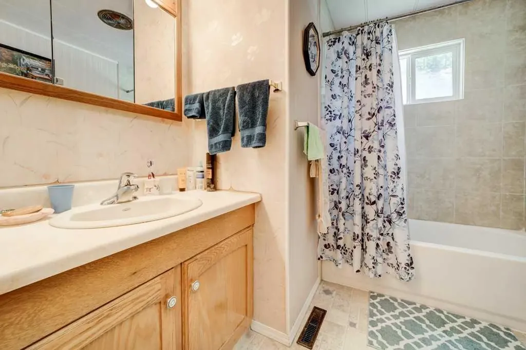 20541 25th Avenue Bellevue AB T0K 0C0