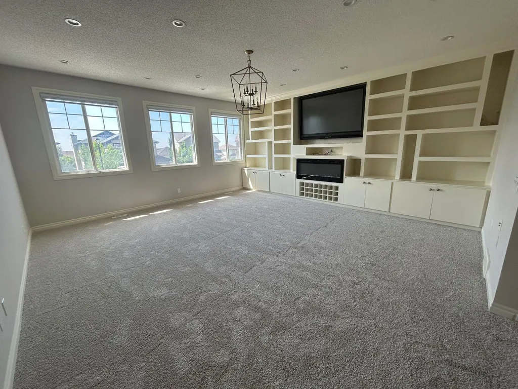 117 Hawkmere Place Chestermere AB T1X 0C6