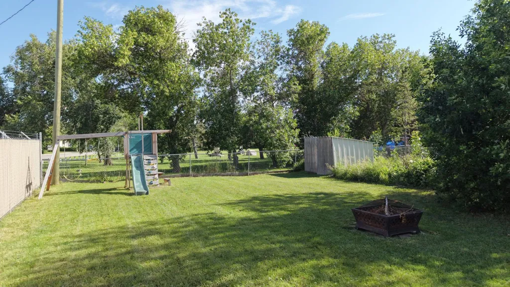 5031 54 Avenue Stavely AB T0L1R0