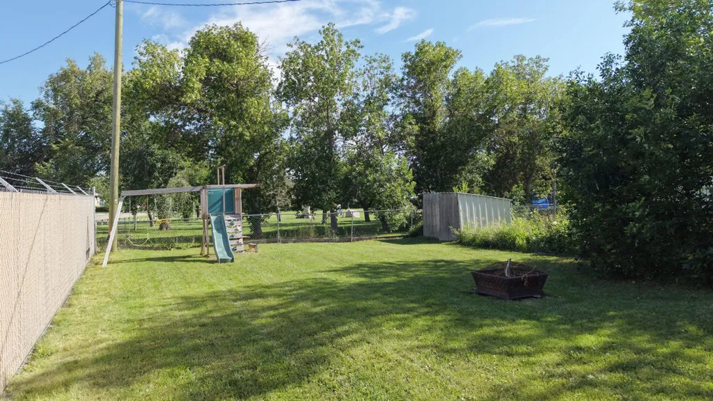 5031 54 Avenue Stavely AB T0L1R0