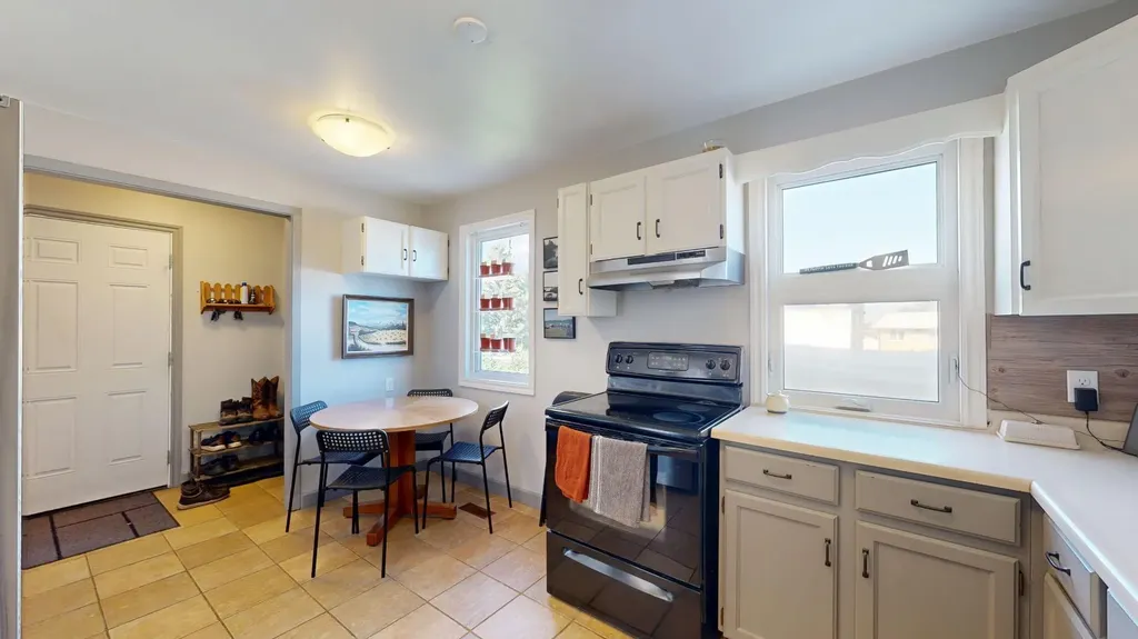 5031 54 Avenue Stavely AB T0L1R0