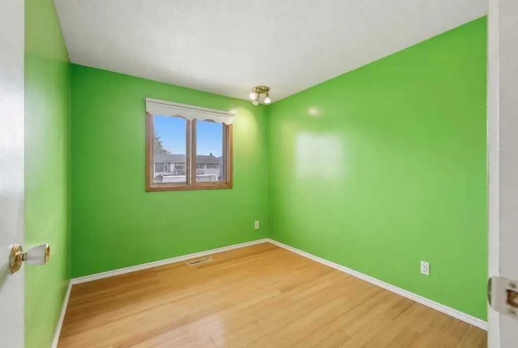 6124 Hamilton Drive Red Deer AB T4N 5Z4