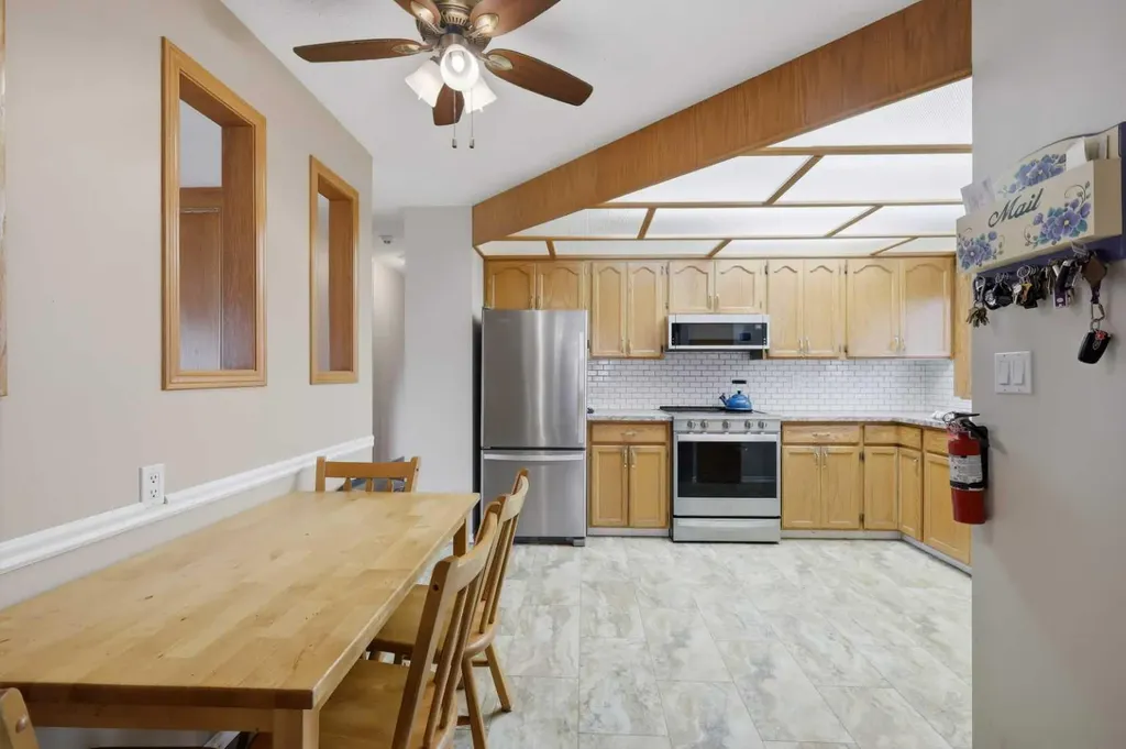 6124 Hamilton Drive Red Deer AB T4N 5Z4
