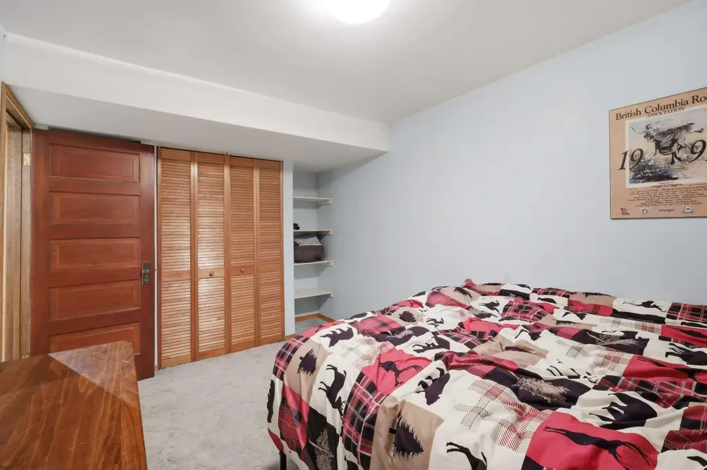 6124 Hamilton Drive Red Deer AB T4N 5Z4