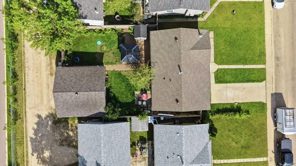 6124 Hamilton Drive Red Deer AB T4N 5Z4