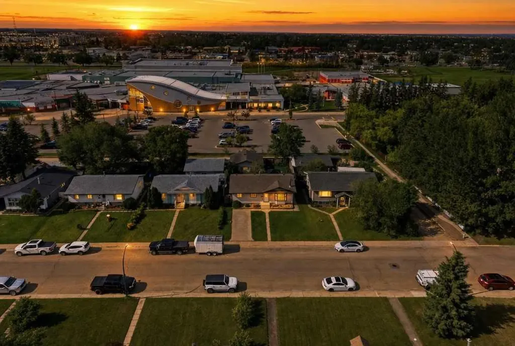 6124 Hamilton Drive Red Deer AB T4N 5Z4