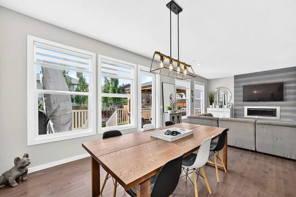 145 Kinniburgh Gardens Chestermere AB T1X 0R7