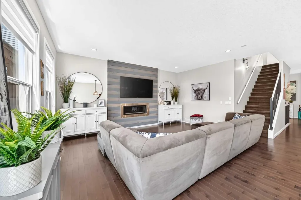 145 Kinniburgh Gardens Chestermere AB T1X 0R7