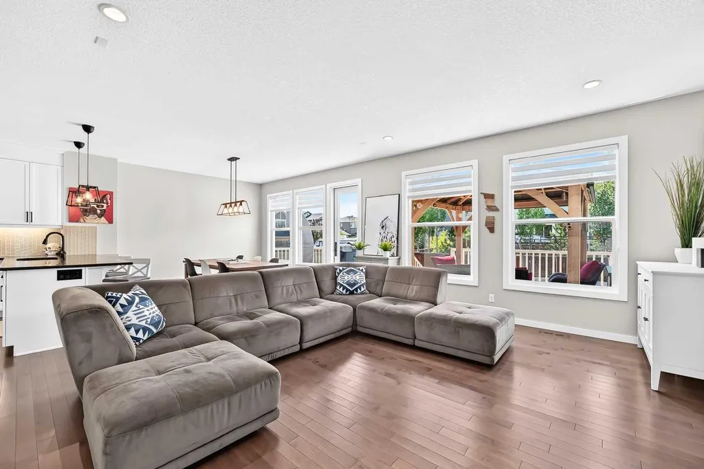 145 Kinniburgh Gardens Chestermere AB T1X 0R7