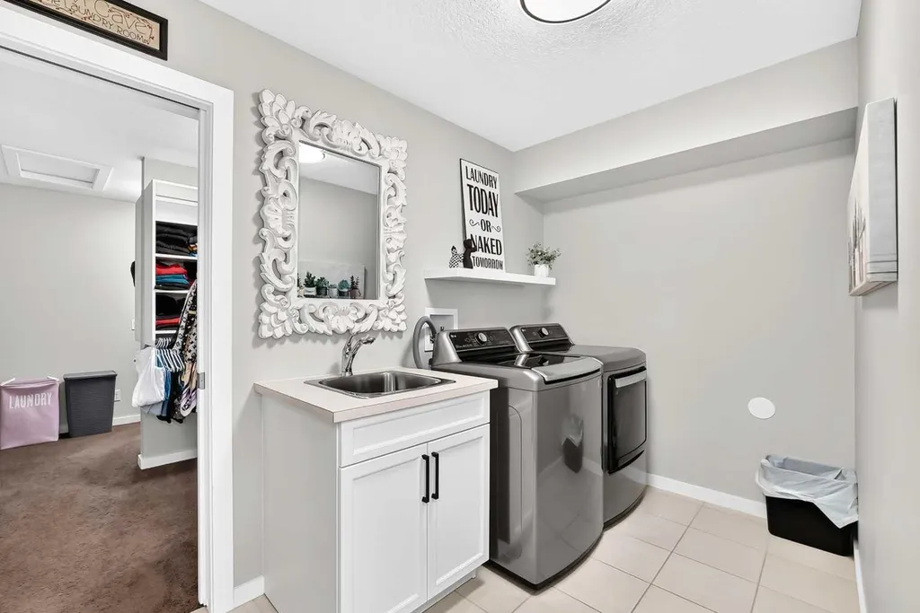 145 Kinniburgh Gardens Chestermere AB T1X 0R7