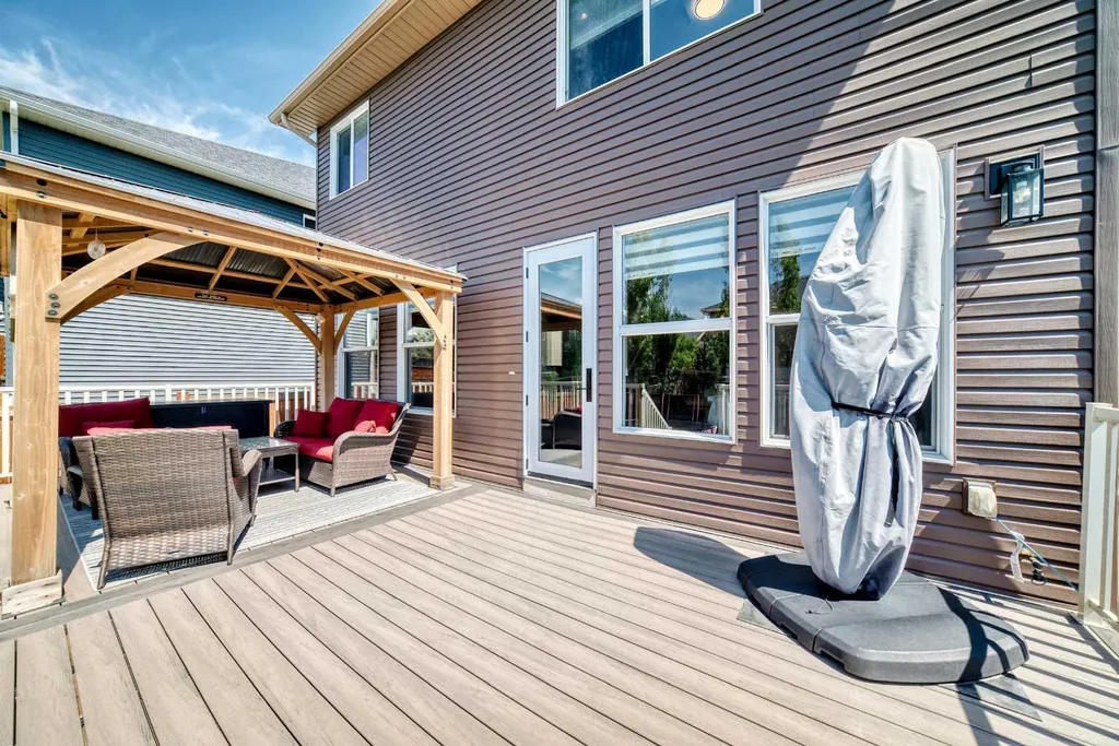 145 Kinniburgh Gardens Chestermere AB T1X 0R7