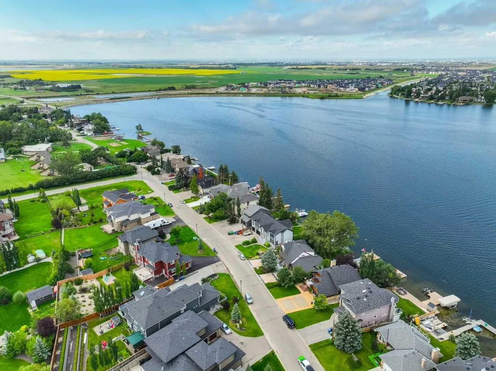 145 Kinniburgh Gardens Chestermere AB T1X 0R7
