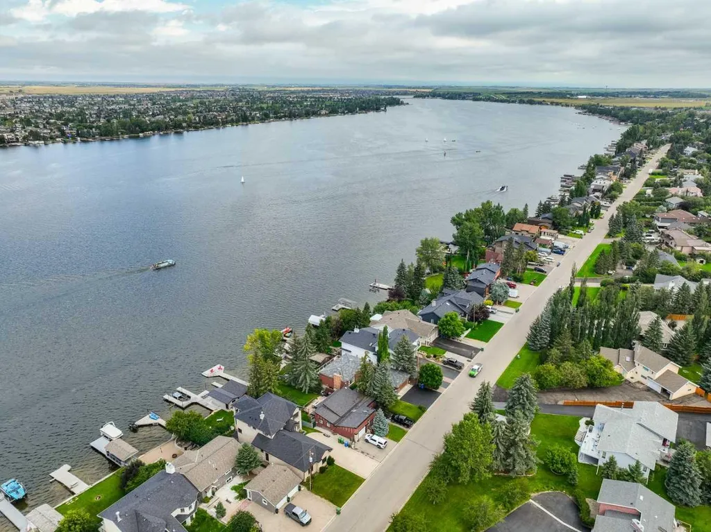 145 Kinniburgh Gardens Chestermere AB T1X 0R7